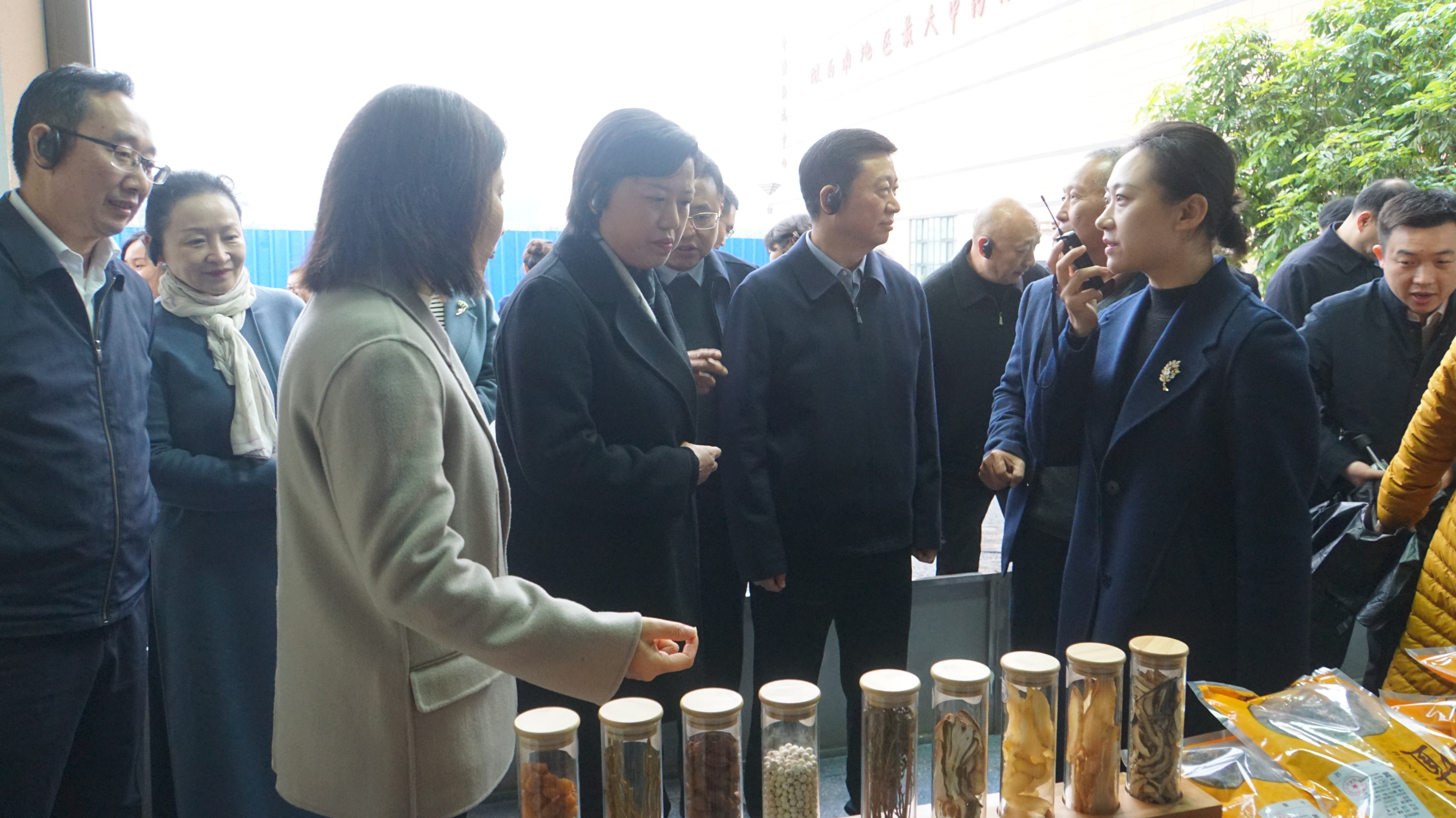 瀘州市人大常委會(huì)黨組書記、主任鞠麗率隊(duì)調(diào)研天植中藥公司